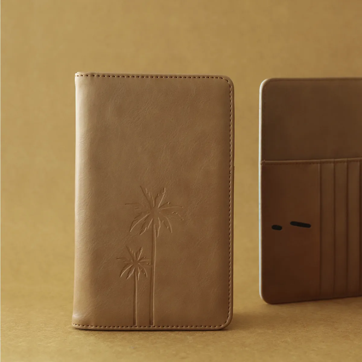 Coconut Palms Travel Wallet
